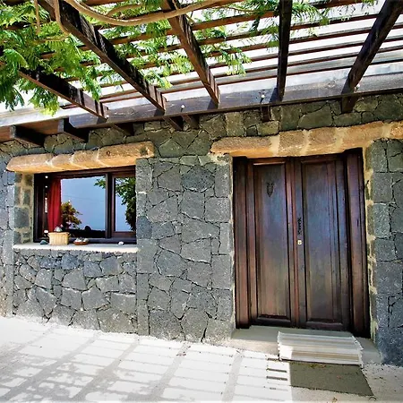 Tabobo House * Tías