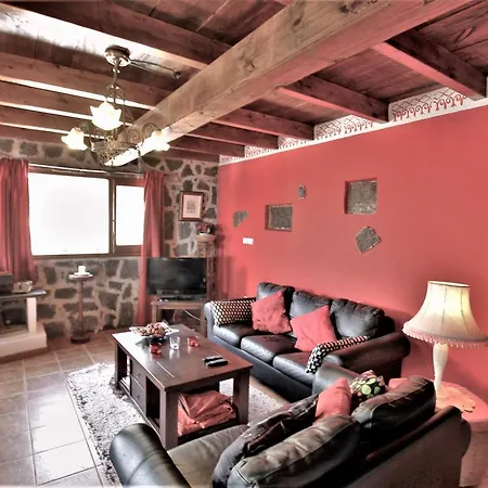 Tabobo House Tías